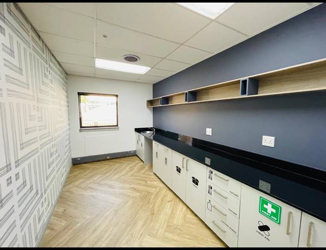 779M² OFFICE TO LET IN MIDRIDGE PARK
